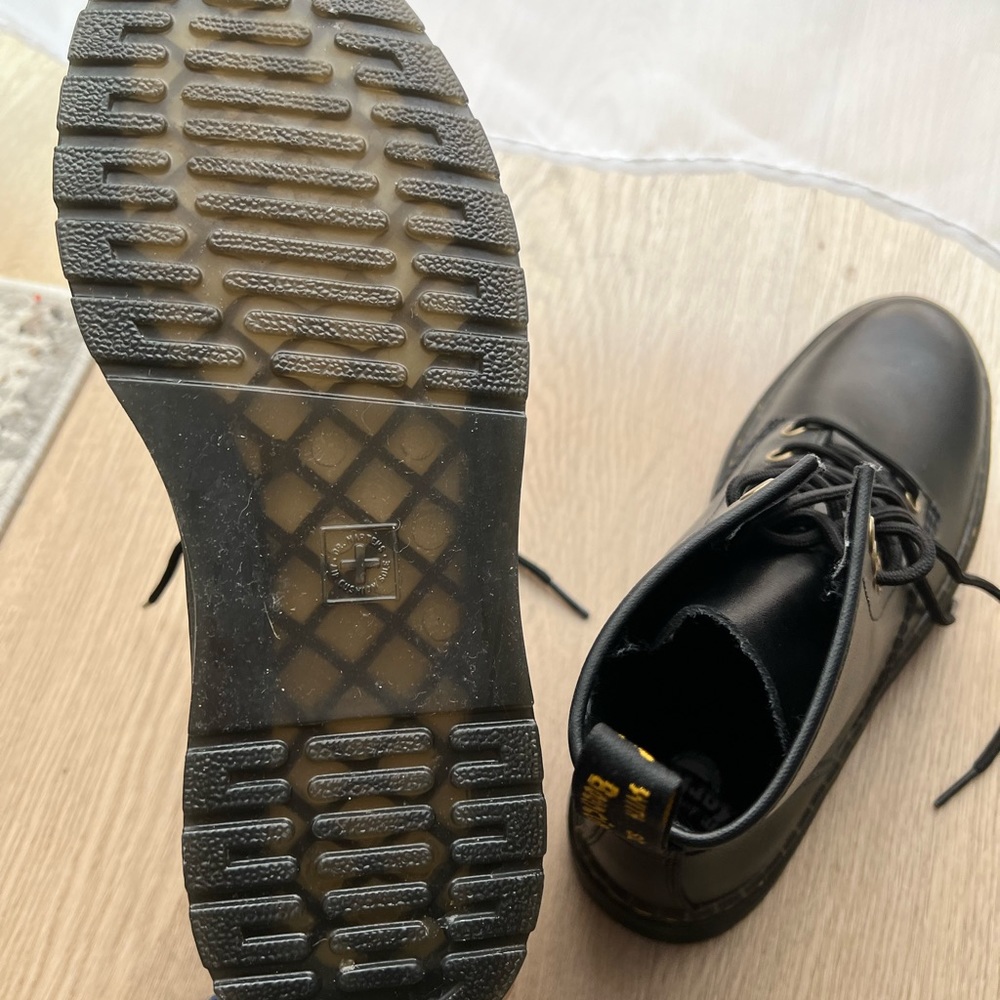 DOC MARTENS (BASICALLY NEW) - Picture 3 of 4
